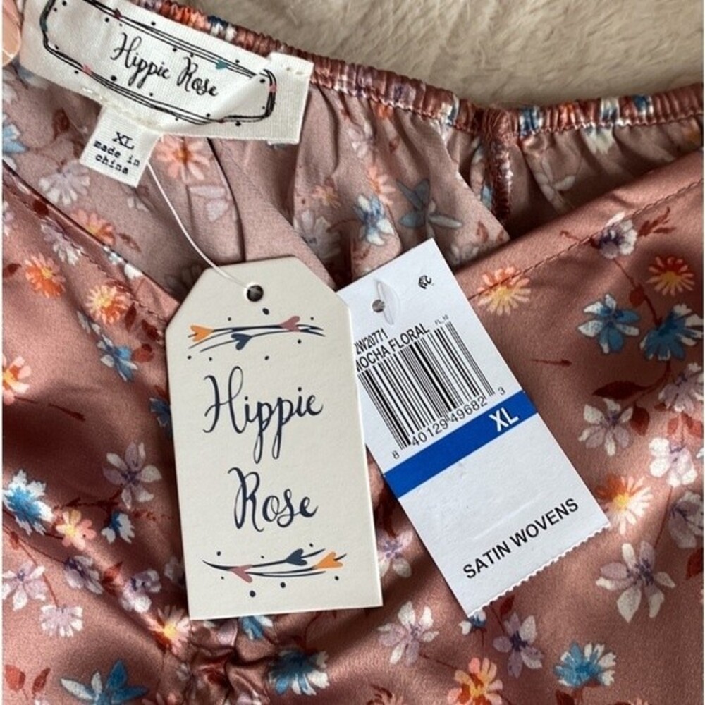 NWT Hippie Rose, Mocha floral adjustable satin woven top. Size XL - Picture 16 of 16